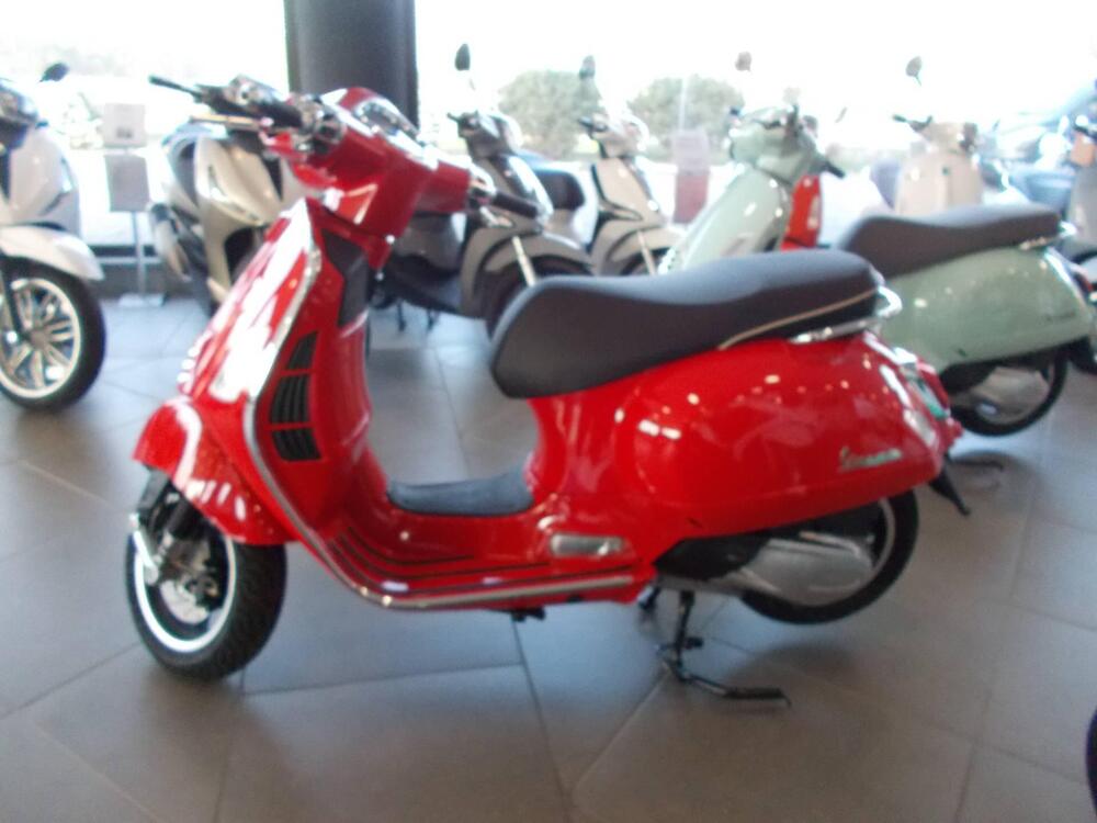 Vespa GTS 300 Super (2023 - 24) (4)