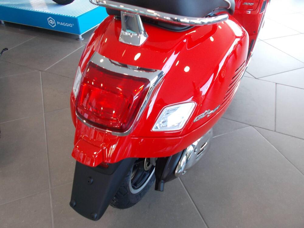 Vespa GTS 300 Super (2023 - 24) (6)