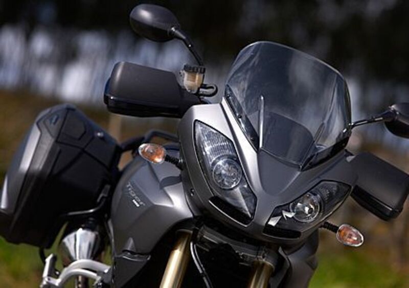 Triumph Tiger 1050 Tiger 1050 SE ABS (2006 - 13) (2)