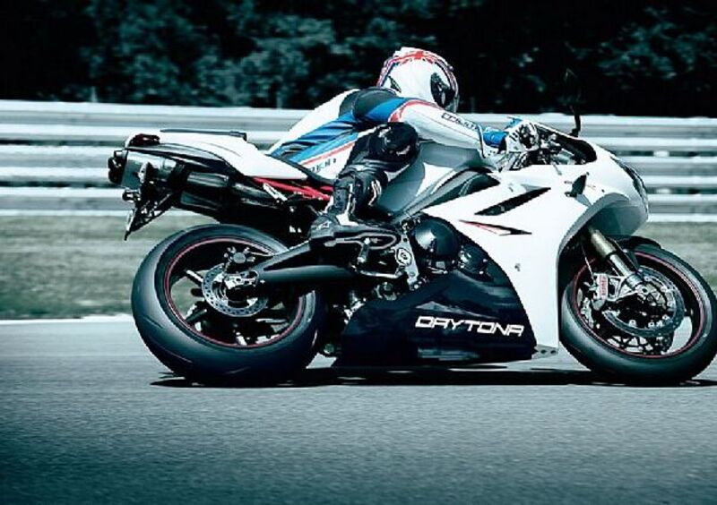 Triumph Daytona 675 Daytona 675 R (2010 - 12) (6)