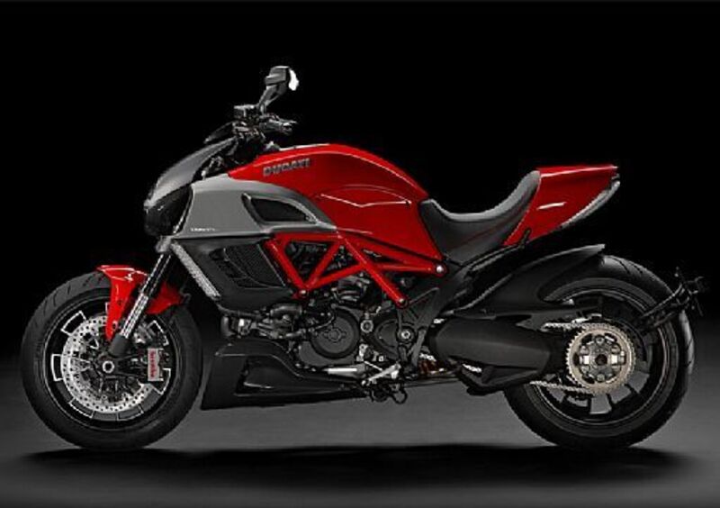 Ducati Diavel 1200 Diavel 1200 (2010 - 13) (8)