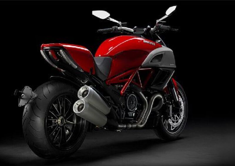 Ducati Diavel 1200 Diavel 1200 (2010 - 13) (9)