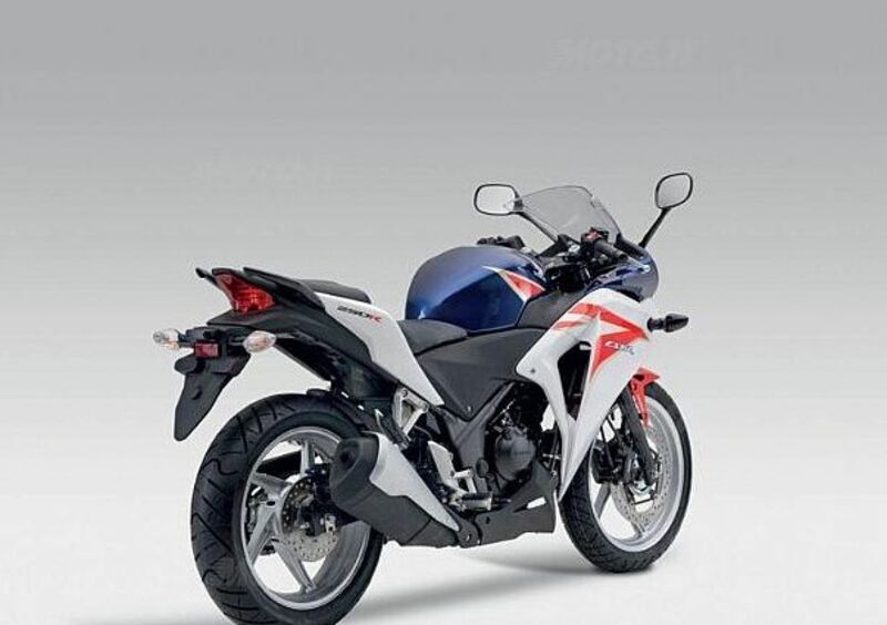 Honda CBR 250 R CBR 250 R (2010 - 14) (5)