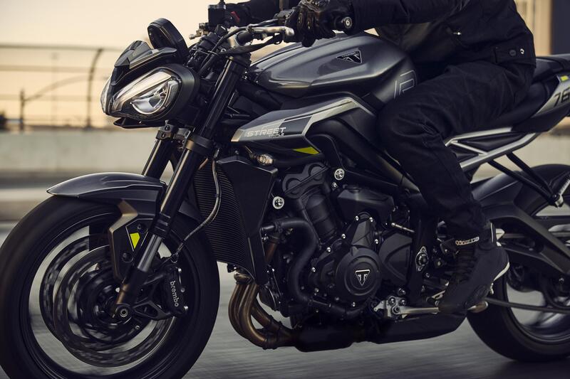 Street Triple R