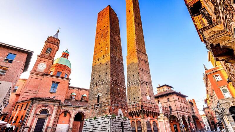 Bologna a 30 km/h. Vantaggi e svantaggi