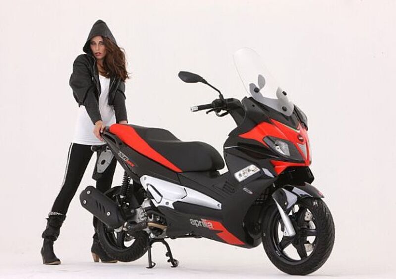 Aprilia SR Max 300 SR Max 300 (2011 - 16) (3)