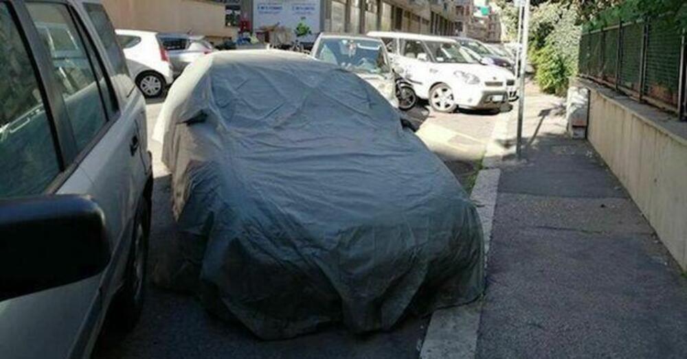 Il mistero dell&#039;auto parcheggiata da oltre 10 anni nello stesso posto