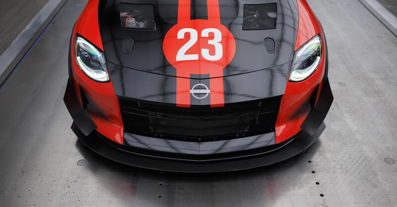 Nissan Z GT4 al SEMA di Las Vegas, la livrea rossa e nera &egrave; tutta &quot;giap&quot; (e vi spiego cos&#039;&egrave; il BOP)