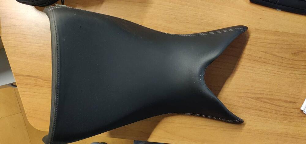 Sella Triumph Tiger 800 2011-2016 (2)