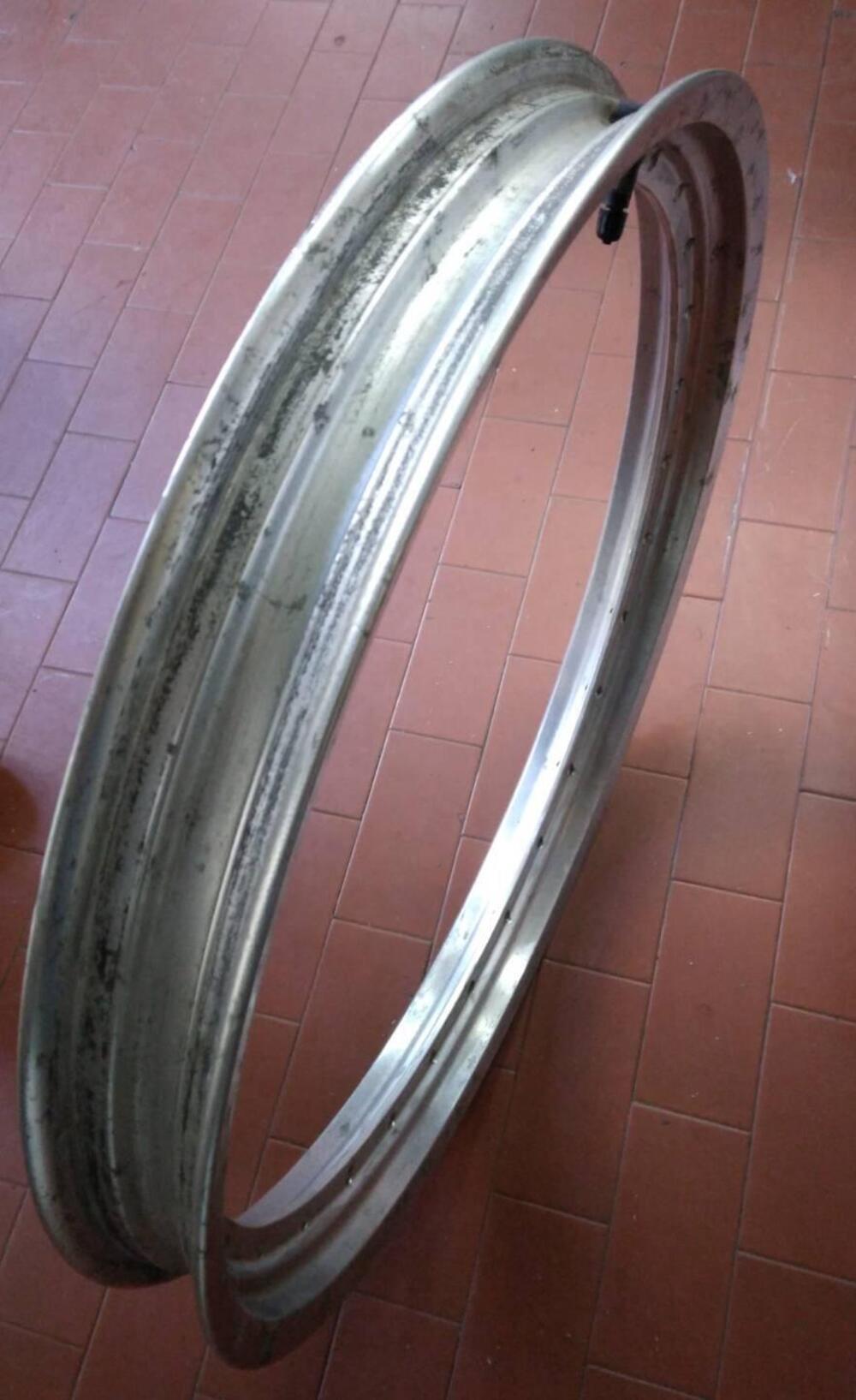 Did cerchio tubless 1,85x21 n°28 fori per Honda ep (2)