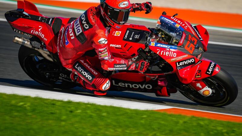 MotoGP 2022. GP di Valencia. Nel warm up Pecco Bagnaia in crescita: buon inizio