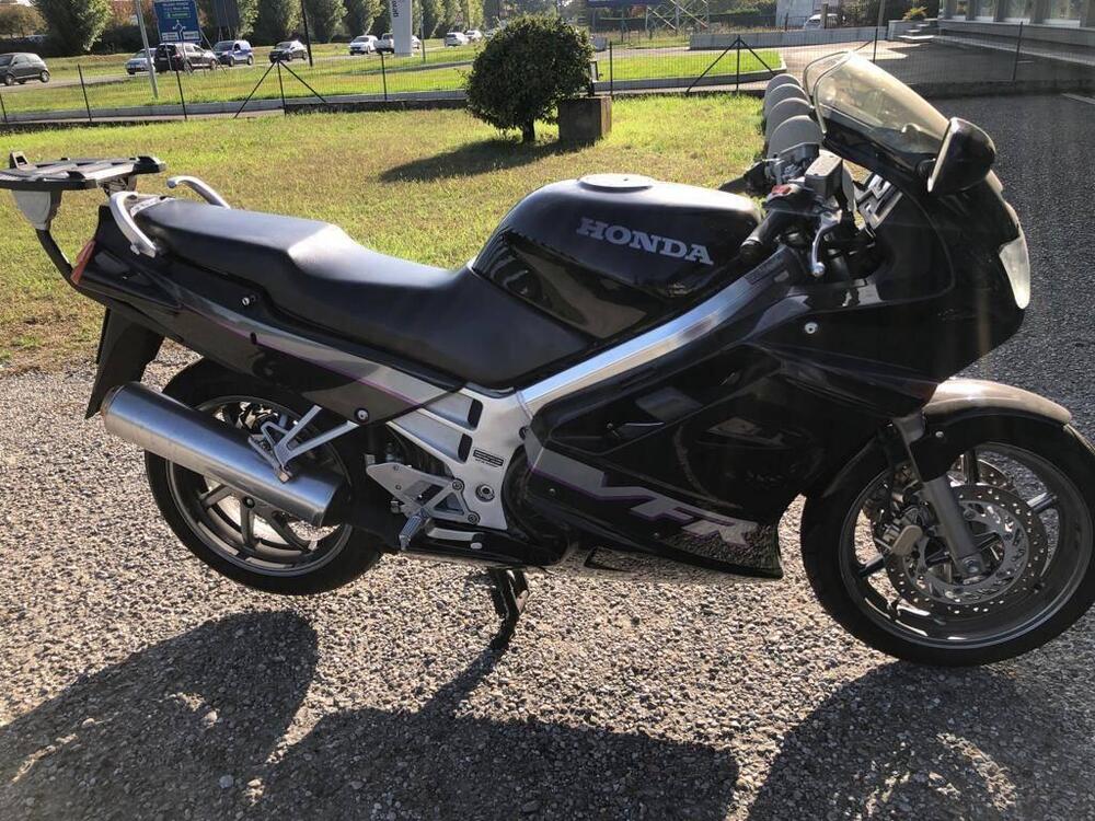 Honda VFR750F (2)