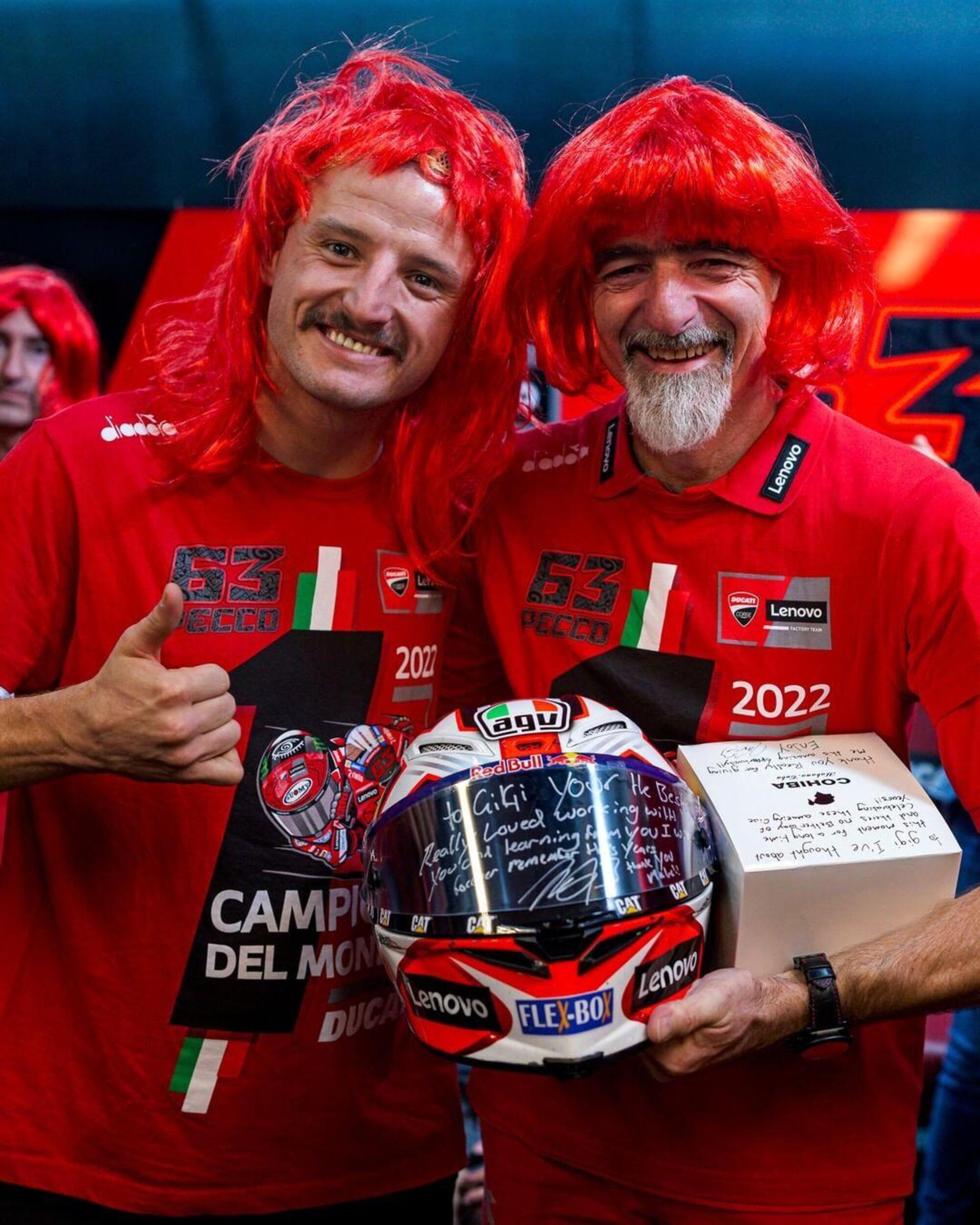 Gigi Dall&#039;Igna e Jack Miller con la Parrucca rossa