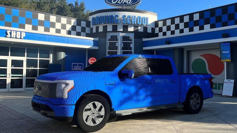 La prima auto elettrica ufficiale Lego: Ford F-150 Lightning