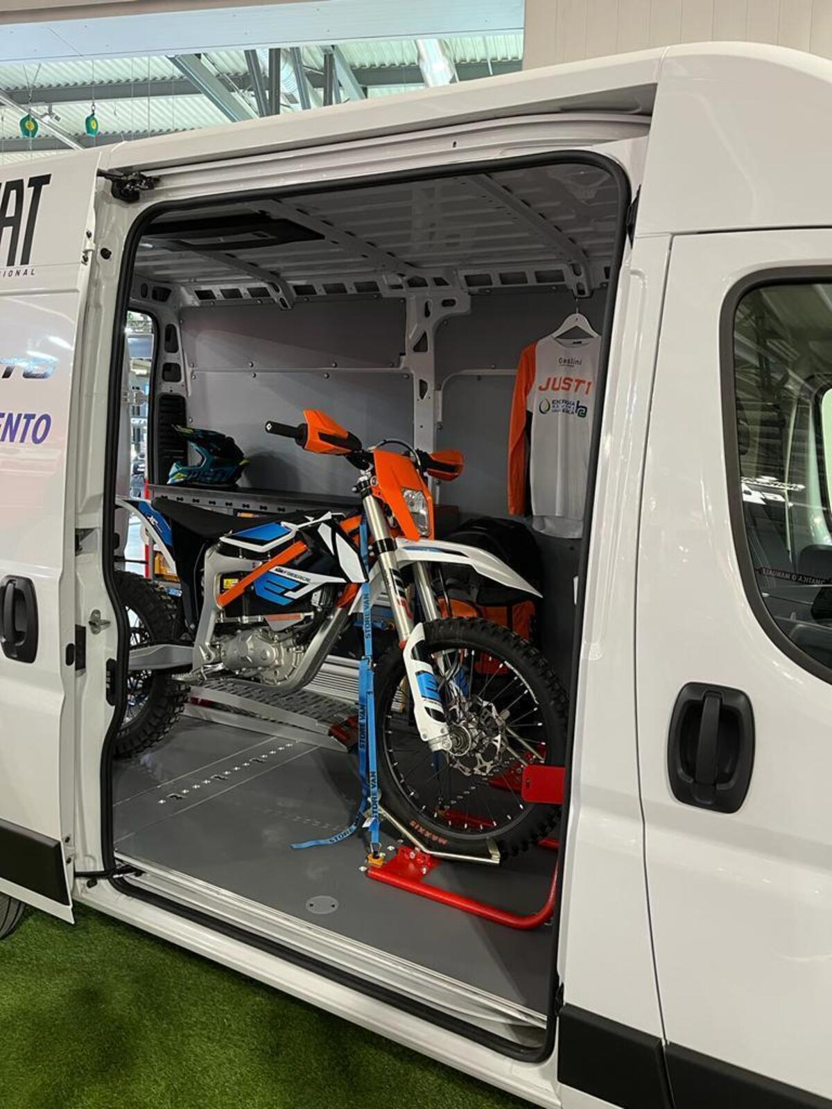 Noleggio Furgone Trasporto Moto Noleggio Furgone Per Trasporto