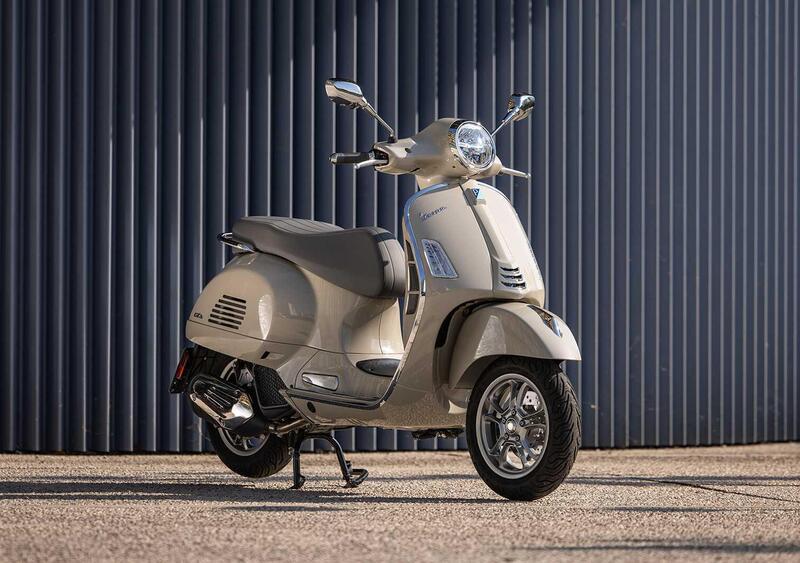 Vespa GTS 300 GTS 300 (2023 - 24) (2)