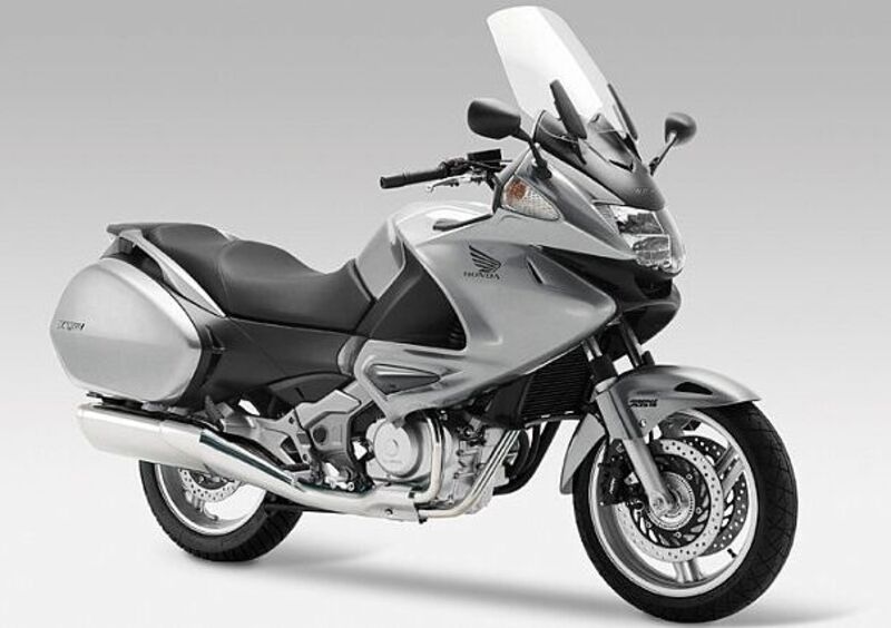 Honda Deauville 700 Deauville 700 ABS (2)