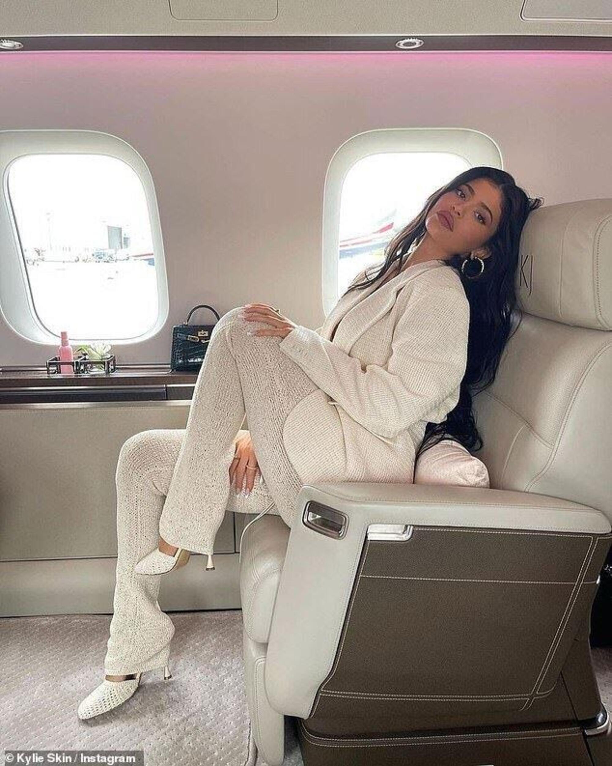 Kylie Jenner a bordo del suo jet