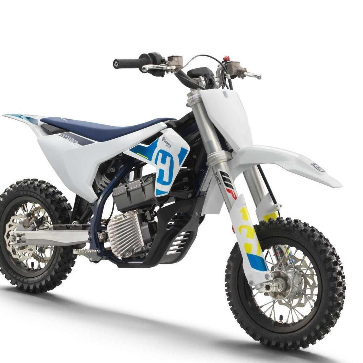 Husqvarna EE 3 (2023 - 24)