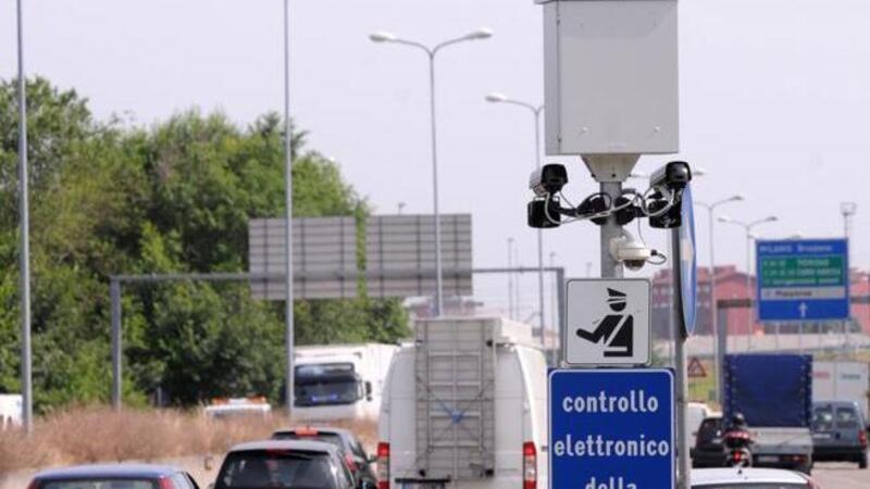 Area B a Milano, iniziano le proteste di massa degli automobilisti/bancomat