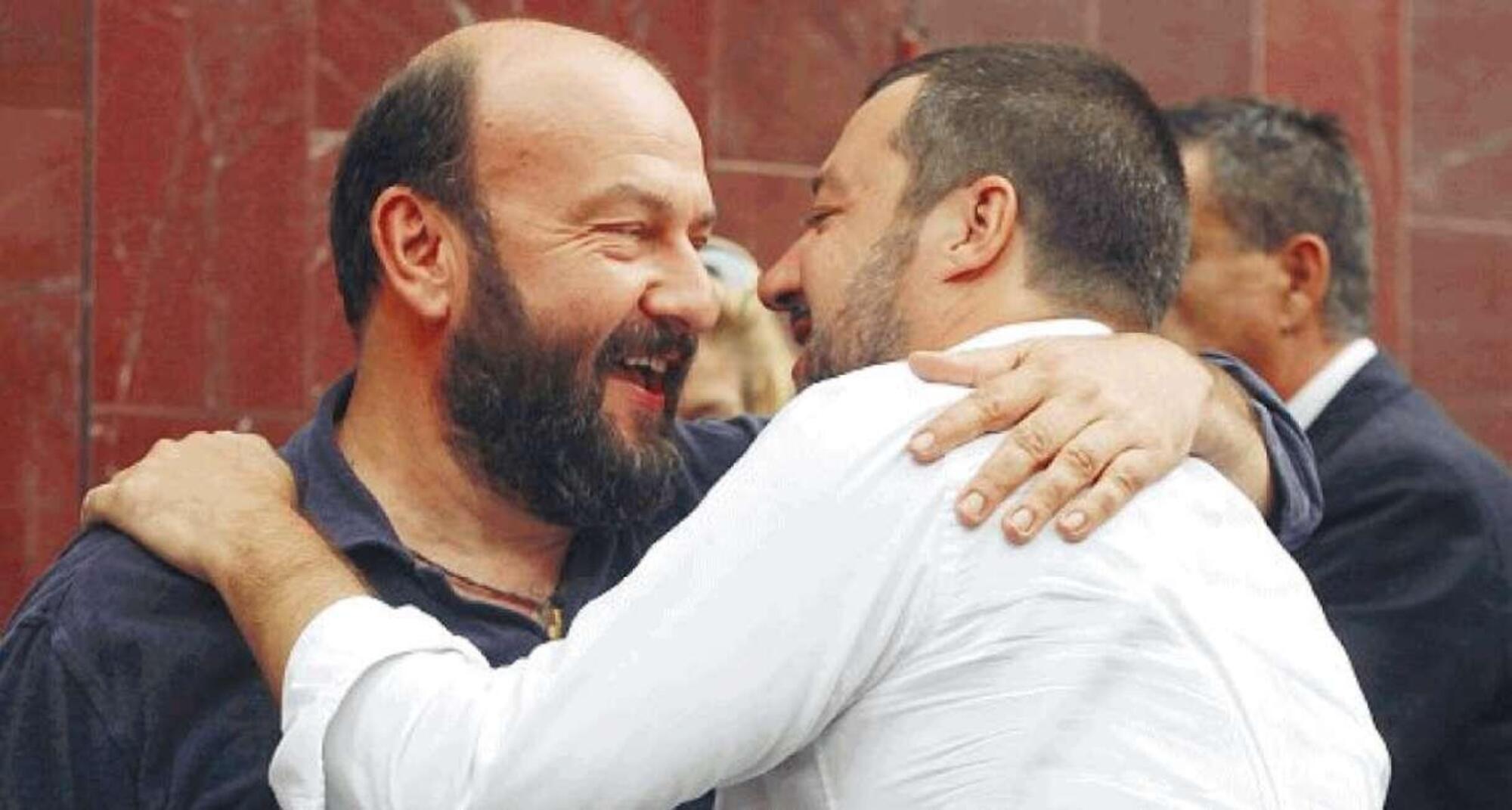 Davide Rondoni e Matteo Salvini, un abbraccio che fece scoppiare la polemica