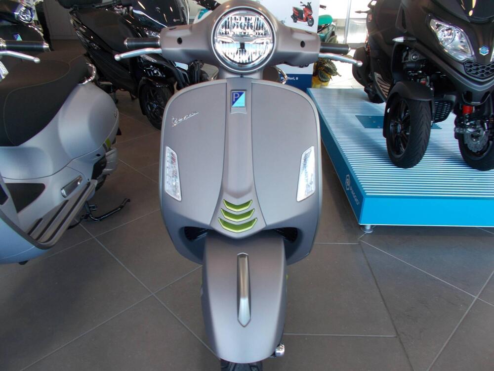 Vespa GTS 300 Supertech Hpe (2021 - 22) (4)