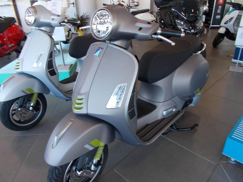 Vespa GTS 300 Supertech Hpe (2021 - 22) (5)