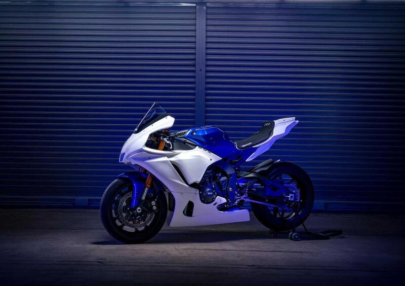 Yamaha YZF R1 YZF R1 GYTR (2023 - 24) (3)