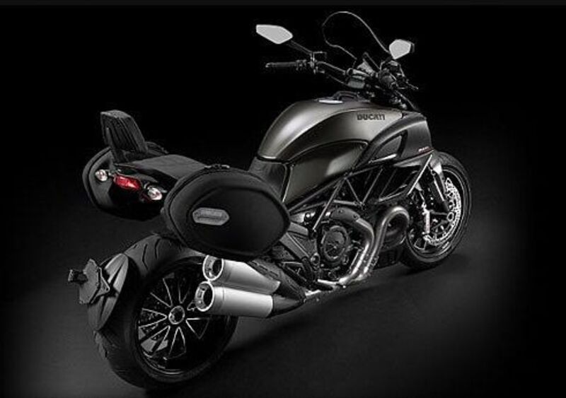 Ducati Diavel 1200 Diavel 1200 Strada (2010 - 14) (5)