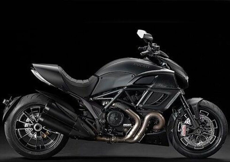 Ducati Diavel 1200 Diavel 1200 Dark (2012 - 13) (2)