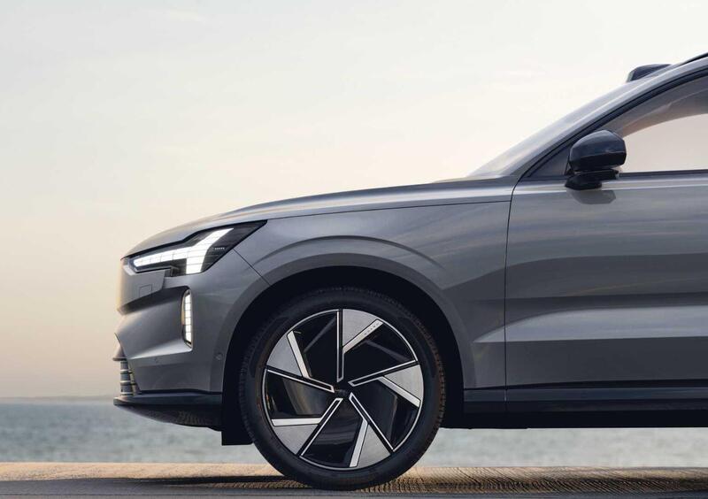 Volvo EX90 (2022-->>) (14)