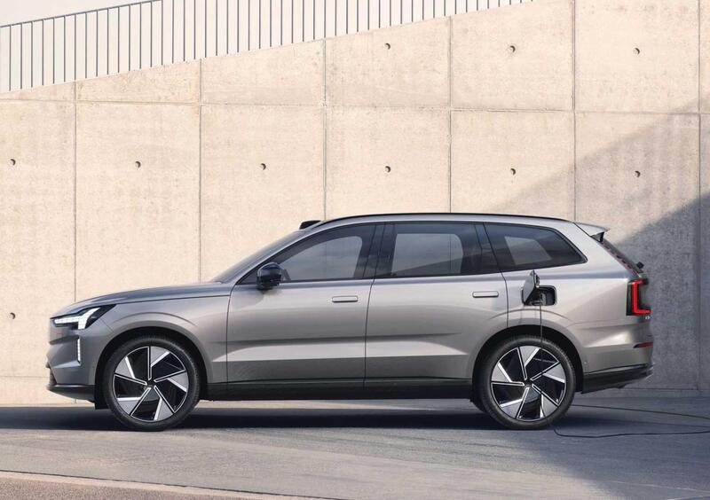 Volvo EX90 (2022-->>) (4)