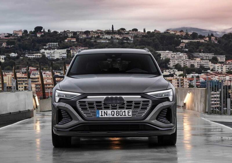 Audi Q8 (2022-25) (5)