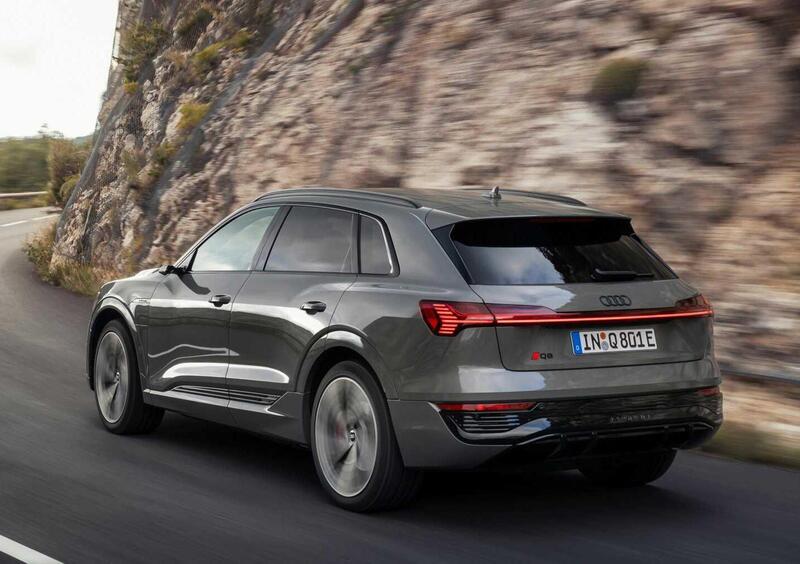 Audi Q8 (2022-25) (3)