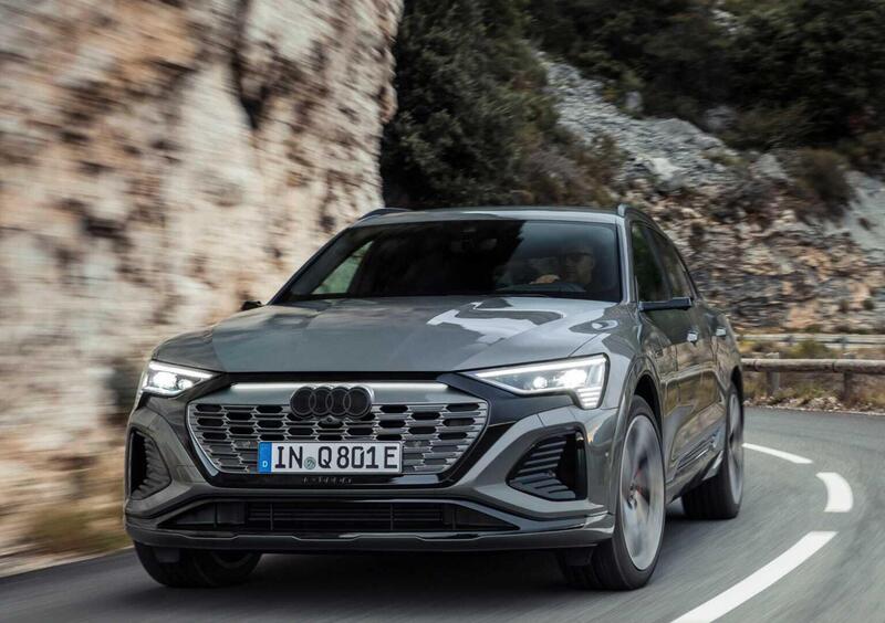 Audi Q8 (2022-25) (4)