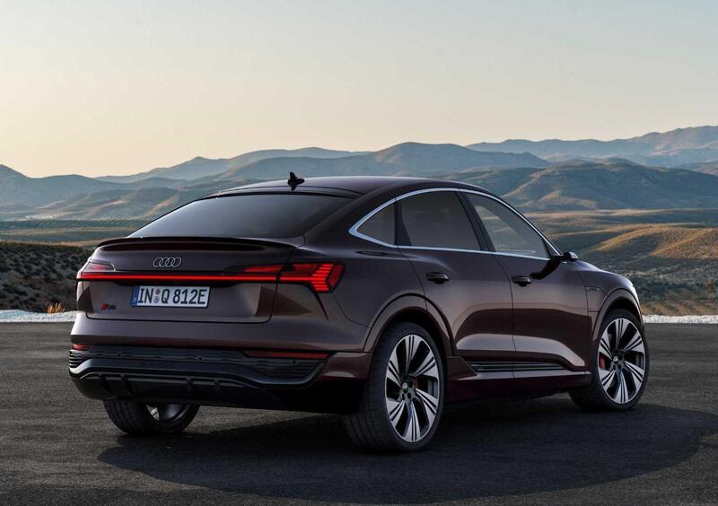 Audi Q8 Sportback (2022-25) (3)