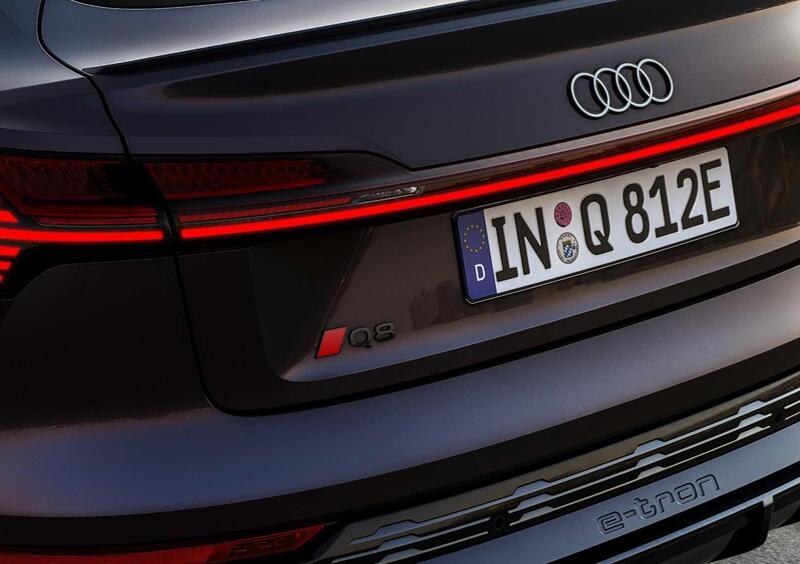 Audi Q8 Sportback (2022-25) (14)
