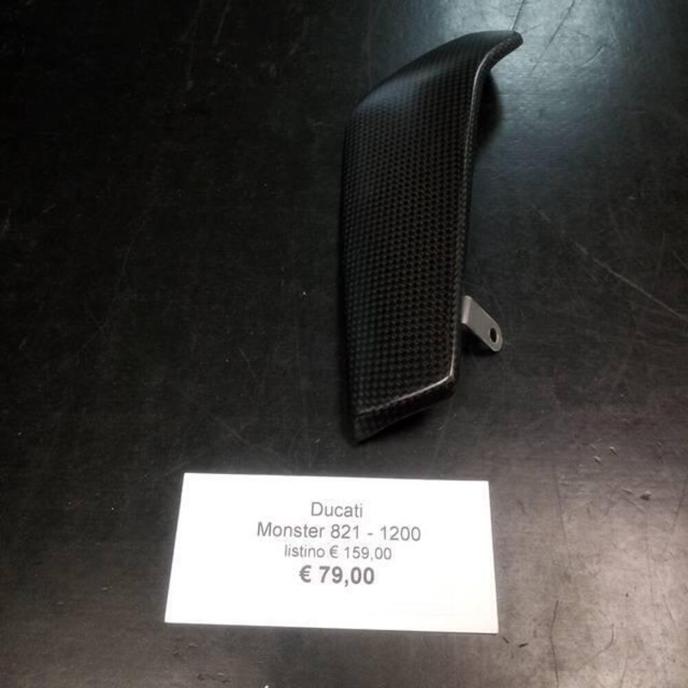 Monster 821 - 1200 Ducati (3)