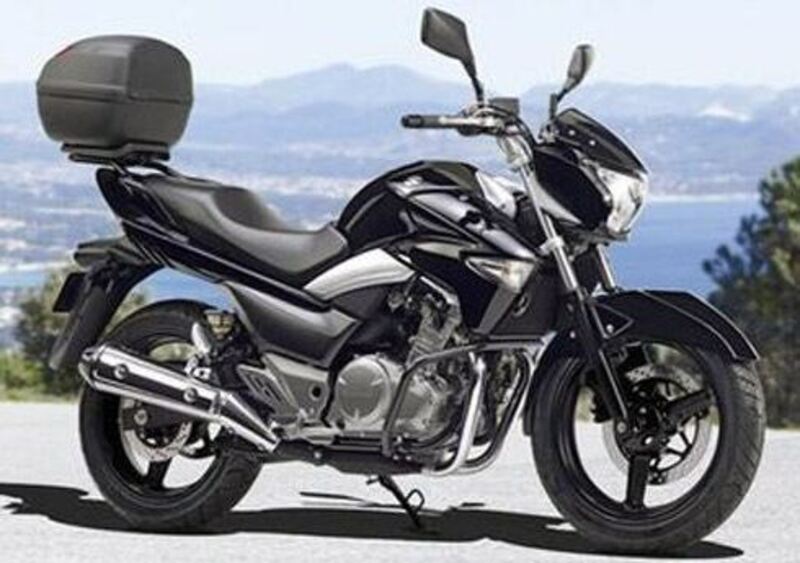 Suzuki Inazuma 250 Inazuma 250 Plus (2012 - 16) (2)