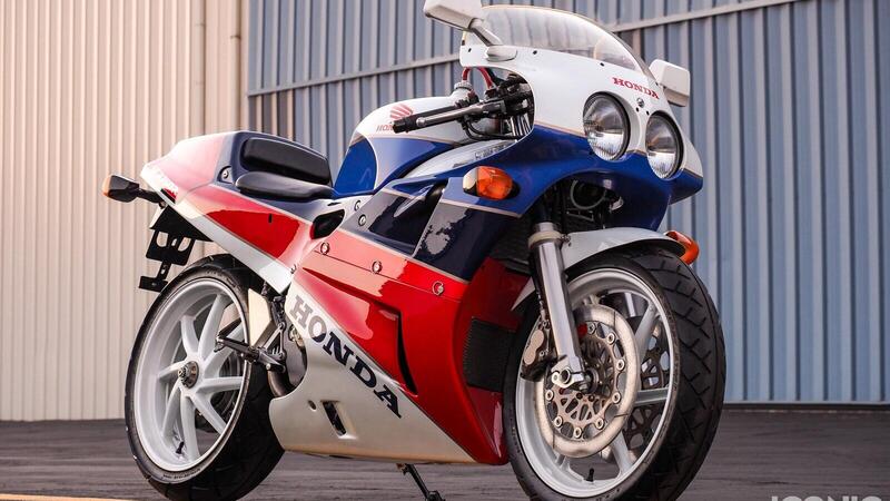 Una Honda RC30 nuova &egrave; in vendita. Solo per due giorni ancora per&ograve;