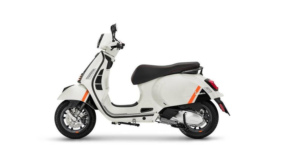 Vespa GTS 300 Super Sport (2023 - 24) (2)