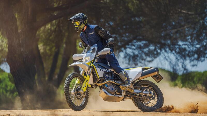 Ritocchi per le Husqvarna 701 Enduro e 701 Supermoto 2023