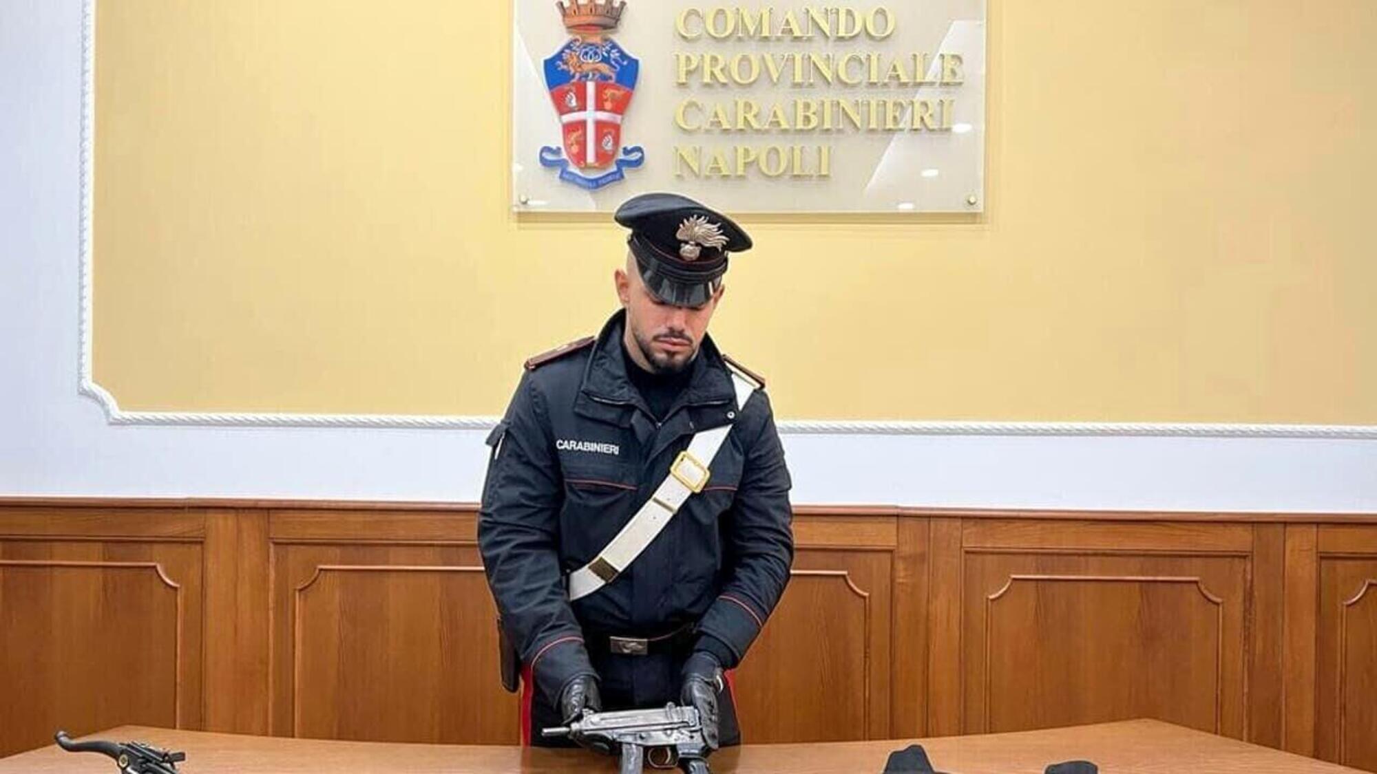 La mitragliatrice Skorpion calibro 7,65 sequestrata dai carabinieri