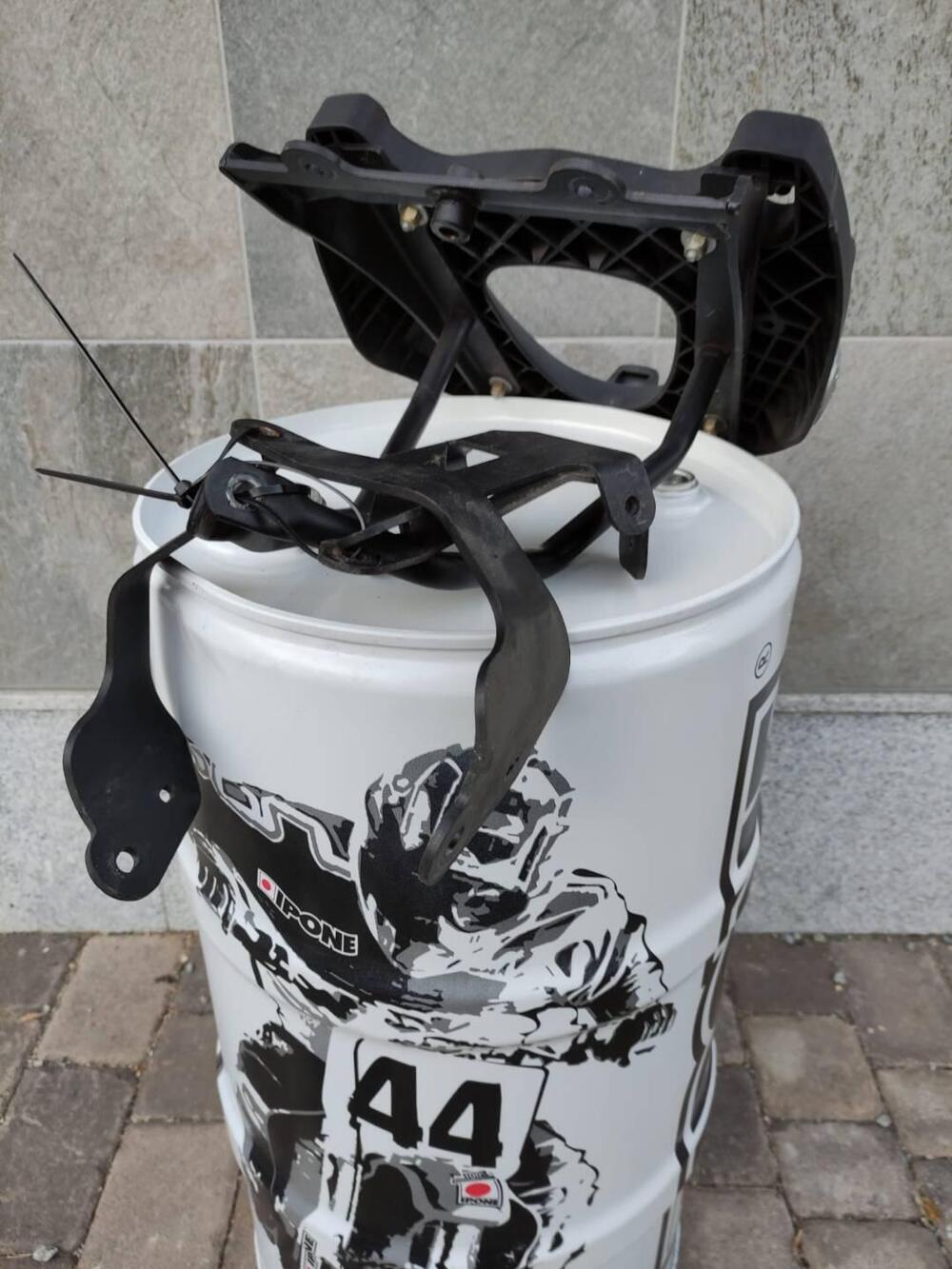 PIASTRA PORTABAULETTO GIVI PER SUZUKI GSR 600