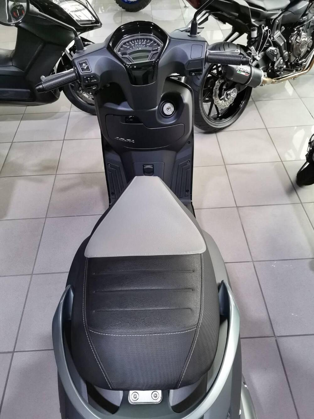 Kymco Like 125 Sport (2021 - 25) (3)