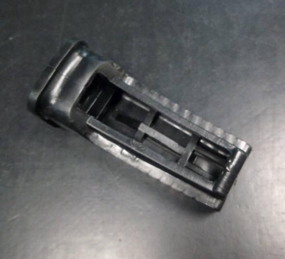 Gommini poggiapiede Intruder Suzuki (4)