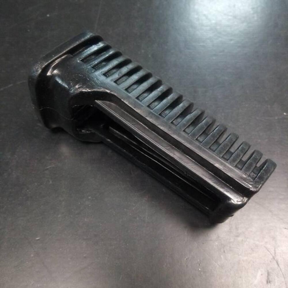 Gommini poggiapiede Intruder Suzuki (5)