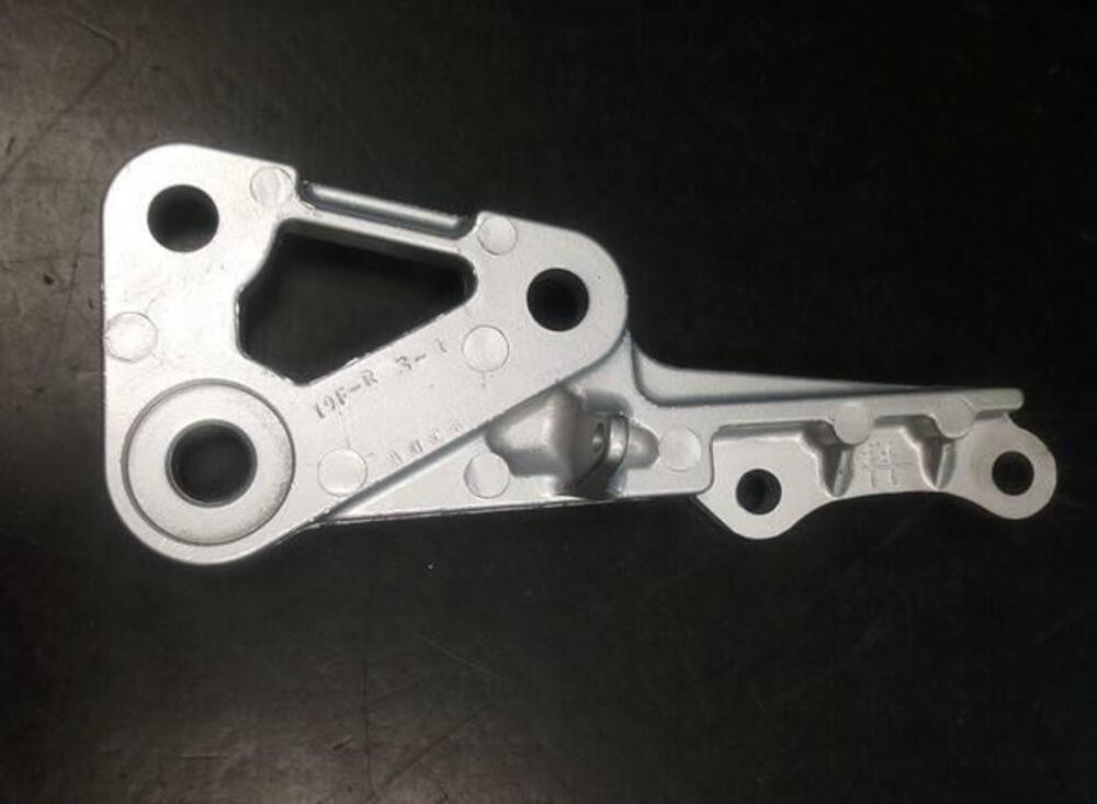 piastra per poggiapiede SV650 Suzuki (3)