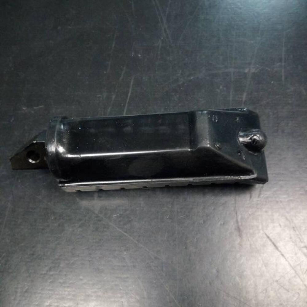 poggiapiede GZ 125 / 250 Suzuki (5)