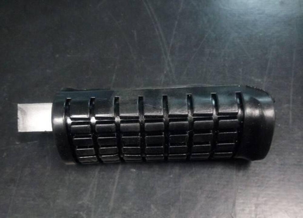 poggiapiede GZ 125 / 250 Suzuki (6)